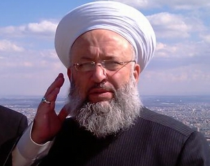 الشيخ ماهر حمود يعزي بوفاة شقيق الرئيس وتيسير قبعة