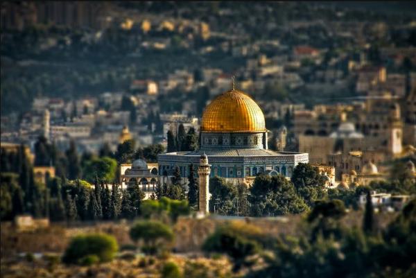 االحسيني: الاحتلال يمعن في سياسة التطهير العرقي في القدس