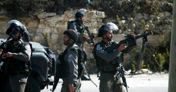 جيش الاحتلال يعتقل 3 شبان وفتاة من الخليل