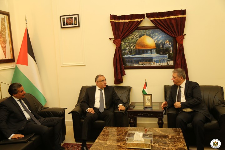 السفير دبور يستقبل السفير المصري في لبنان