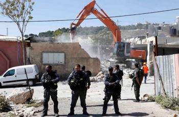 الاحتلال يهدم بركسات سكنية في أم الخير جنوب الخليل