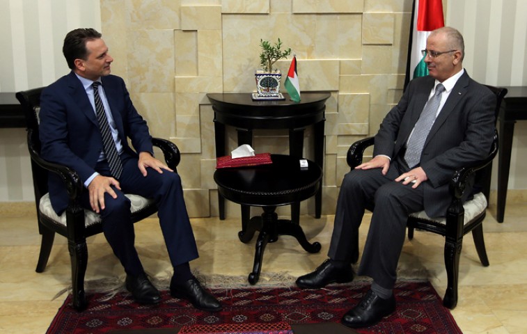 الحمد الله يبحث مع الأونروا تحسين الخدمات المقدمة للاجئين