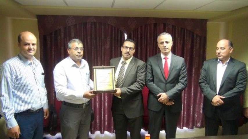 أبو دياك يكرم طاقم الطب العدلي