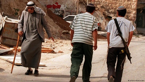 قوى الأمن تمنع مستوطنين من اقتحام مقام يوسف بنابلس