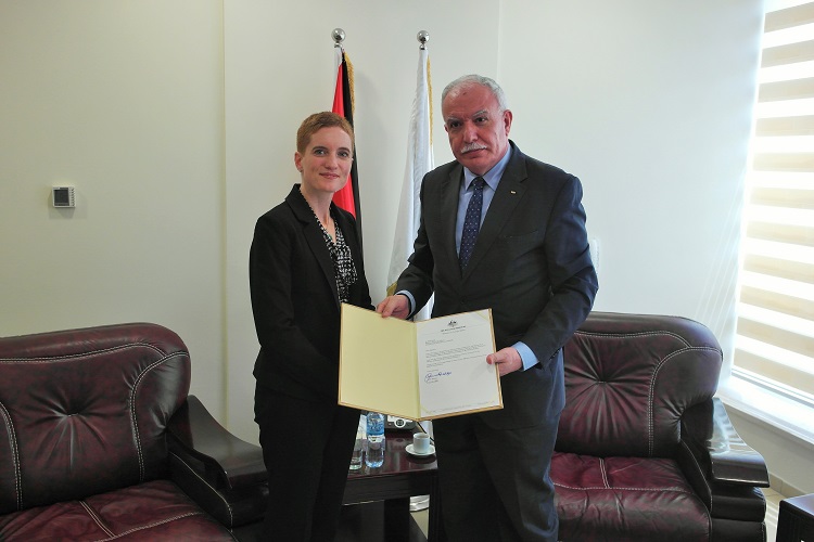 المالكي يتسلم نسخة من أوراق اعتماد رئيسة مكتب تمثيل أستراليا في فلسطين