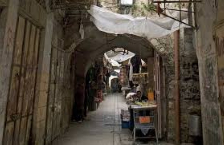 الرئيس يهنئ أهالي الخليل بإعلانها مدينة الحرف العالمية للعام 2016