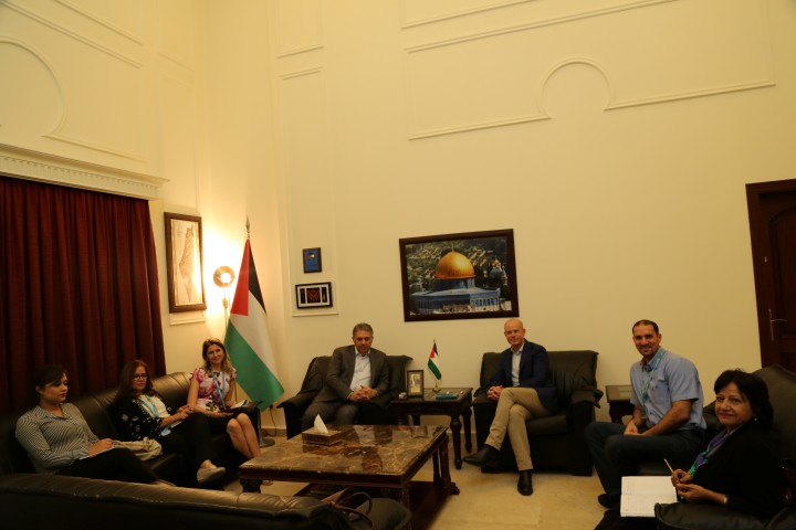 دبور يستقبل وفد منظمة اليونيسف