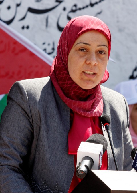 غنام: متمسكون بأرضنا ولن نرضخ وسندعم مزارعينا بالسبل كافة