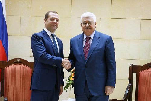 الرئيس بمؤتمر صحفي مع ميدفيدف: نتطلع الى تنمية وتطوير العلاقات الفلسطينية الروسية