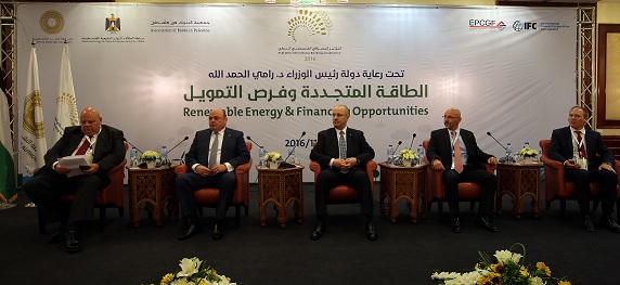 الحمد الله: نتطلع أن يكون القطاع المصرفي أحد ركائز بناء وتطوير الطاقة المتجددة