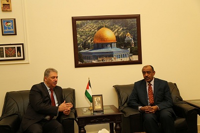 السفير دبور يستقبل السفير السوداني