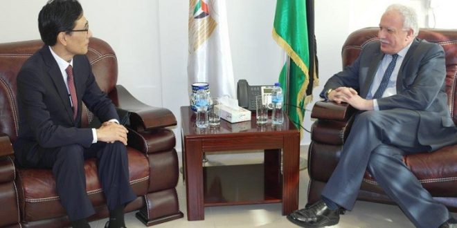 المالكي يتسلم نسخة من أوراق اعتماد ممثل كوريا الجنوبية الجديد لدى فلسطين