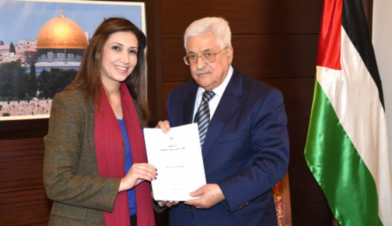 الرئيس يتسلم تقرير جهاز الإحصاء لأوضاع الفلسطينيين في 2016