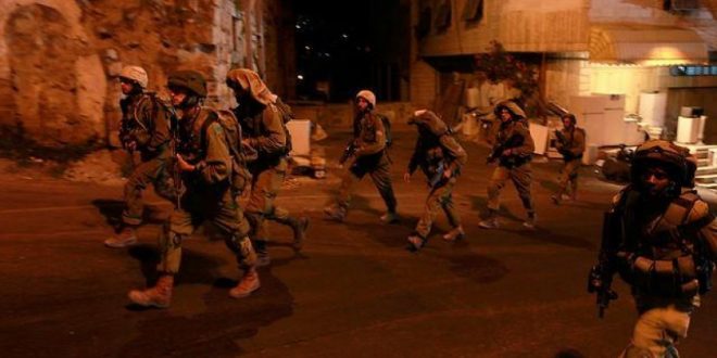 6 اصابات وهدم منشآت واحراق سيارات إثر اقتحام الاحتلال لمخيم قلنديا