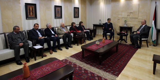 الحمد الله يبحث مع وفد من "أمان" قضية الانتخابات المحلية