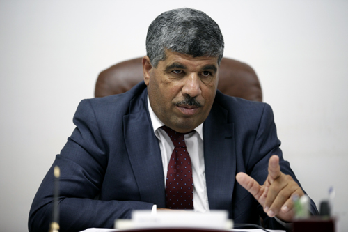 عساف يشيد بإقرار الحكومة وتبنيها خطة هيئة مقاومة الجدار والاستيطان