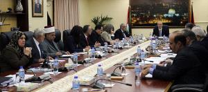 مجلس الوزراء يدين إقرار قانون التسوية الذي يشرع نهب الأرض الفلسطينية