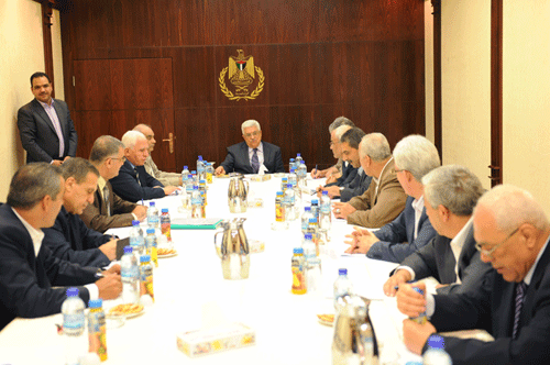 في اجتماع "المركزية" برئاسة الرئيس: الممارسات الاحتلالية ومحاولة شرعنتها مرفوضة ولا شرعية لها