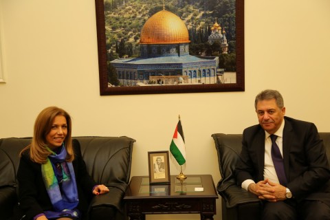 دبور يستقبل سفيرة تشيلي شلهوب