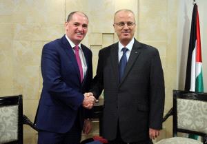 الحمد الله يستقبل وزير الدولة الايرلندي لشؤون الدفاع