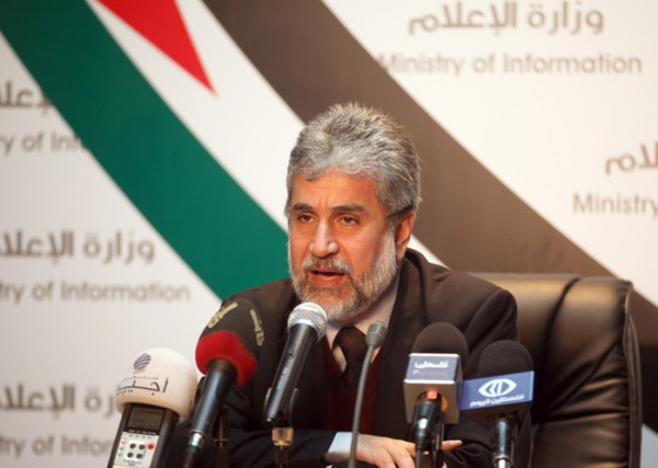 خليفة يطالب بوقف قرصنة الاحتلال بحق شعبنا ومؤسساتنا
