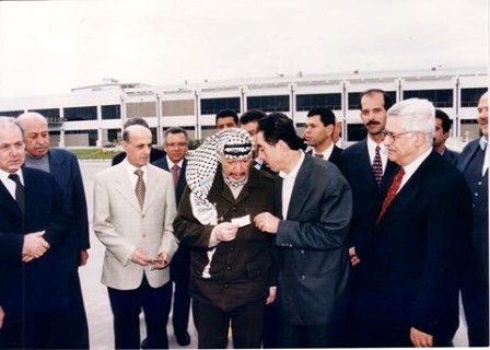 الرئيس يهاتف السفير الفرا معزيا بوفاة شقيقه