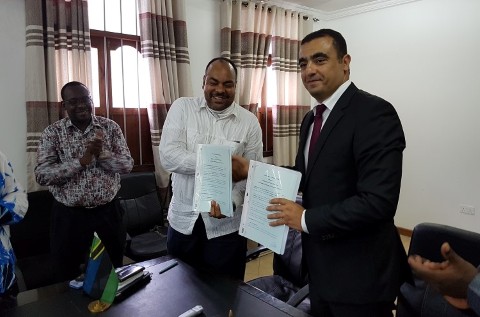 توقيع اتفاق تعاون في المجال الطبي بين فلسطين وزنجبار