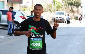 فوز العداء الجنوب افريقي مارفن ستين بسبباق مارثون فلسطين الدولي الخامس