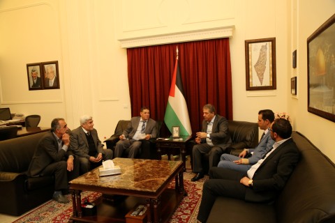 دبور يستقبل رابطة اطباء الاسنان الفلسطينيين