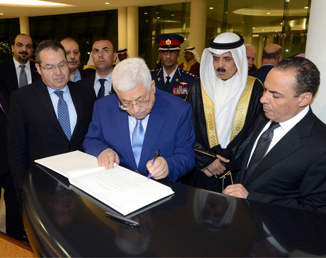 الرئيس يزور صرح الميثاق الوطني في البحرين