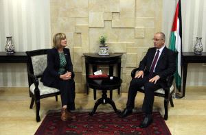 الحمد الله يضع ممثلة النرويج في صورة إضراب الأسرى