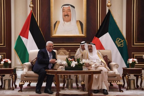 أمير الكويت يقيم مأدبة غداء على شرف الرئيس