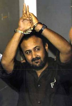 البرغوثي لبرلمانيي العالم: إذا استلمتم رسالتي فهذا يعني أنني بالعزل