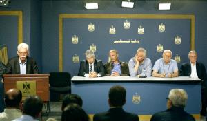 متحدثون بمؤتمر صحفي: حياة الأسرى المضربين في خطر