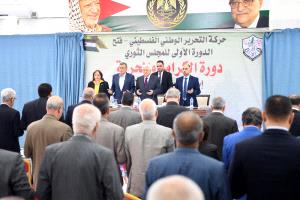 الرئيس في كلمته بمستهل اجتماع "ثوري فتح": نحن مع مطالب إخواننا الأسرى المضربين عن الطعام