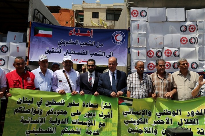 الهلال الاحمر الكويتي عبر سفارة دولة الكويت يقدم 5000 سلة غذائية  لابناء شعبنا  في لبنان مكرمةالكويت