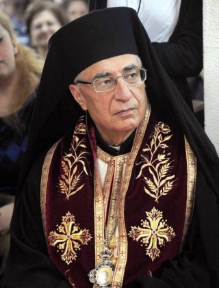 دبور يقدم التهاني للبطريرك يوسف الاول