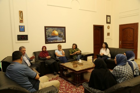 دبور يستقبل وفد ائتلاف حملة حق العمل