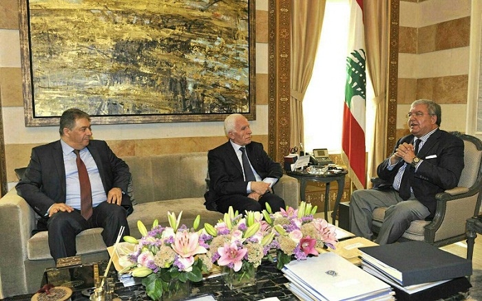 الاحمد يبحث مع وزير الداخلية اللبناني اوضاع اللاجئين الفلسطينيين