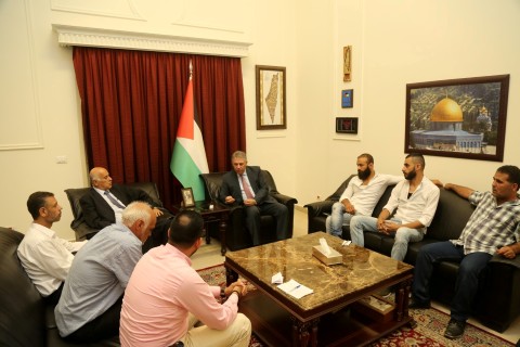 دبور يلتقي وفداً من حي الطيرة