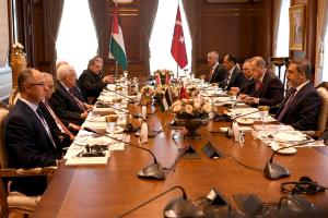 الرئيس يجتمع مع نظيره التركي