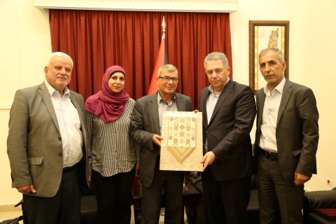 دبور يلتقي رئيس هيئة شؤون الاسرى والمعتقلين قراقع