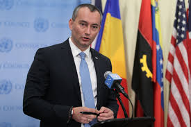 ملادينوف يدعو المجتمع الدولي الى تقديم الدعم المالي للحكومة الفلسطينية