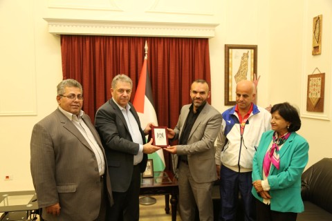 دبور يستقبل رئيس بلدية سنجل