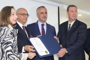 الرئيس يمنح وسام الثقافة والفنون والعلوم للكاتب المصري محمد سلماوي