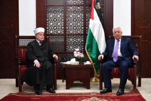 الرئيس يستقبل مفتي القدس والديار الفلسطينية