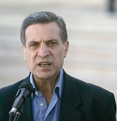 أبو ردينة: قوة الموقف الفلسطيني كشف المؤامرة على القدس وأفشل فكرة التطبيع المجاني