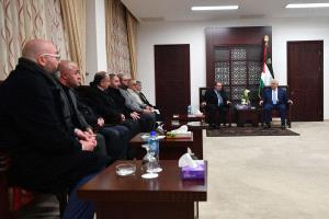 الرئيس يستقبل عائلة المناضل غسان الشكعة