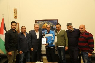 دبور يكرم الرياضي محمد عسيلي