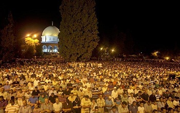نحو 350 ألف مصل يحيون ليلة الـ27 من شهر رمضان في الأقصى